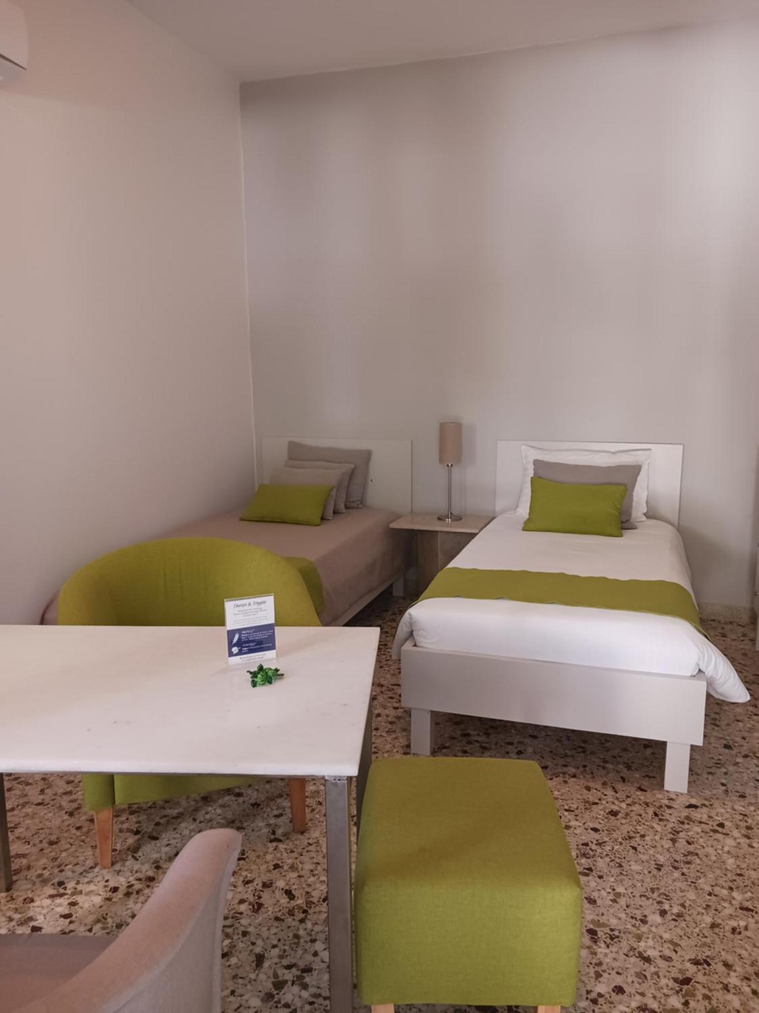 Theros & Trygos Boutique Houses - Ath Airport Artemida  Rum bild